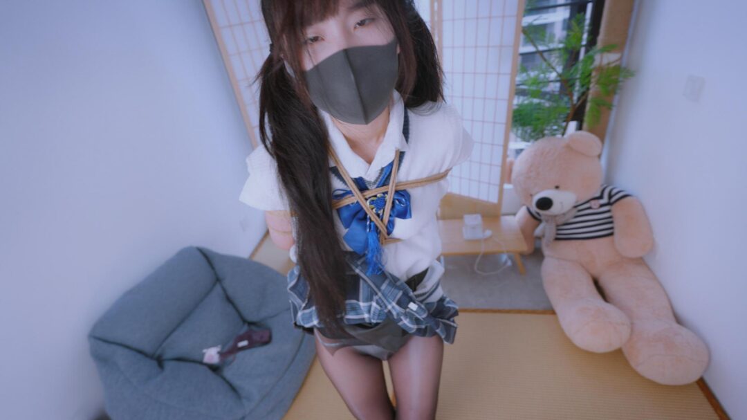 【悠米】《cosplay系列1》关xiao雨被俘虏……黑丝长腿+单腿吊+并腿+郊狼电击+呻吟…