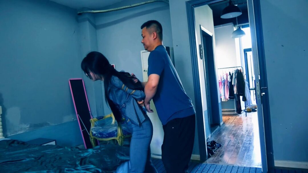 定拍转公映《深山囚徒》下集  组织黑吃黑将女人 青姐也一起