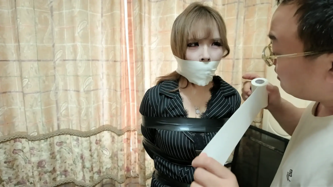 《尤物收藏夹·曼妮·不着调的安全演习》【舍宾黑丝】【职场丽人】【胶带紧缚】【sp惩罚】