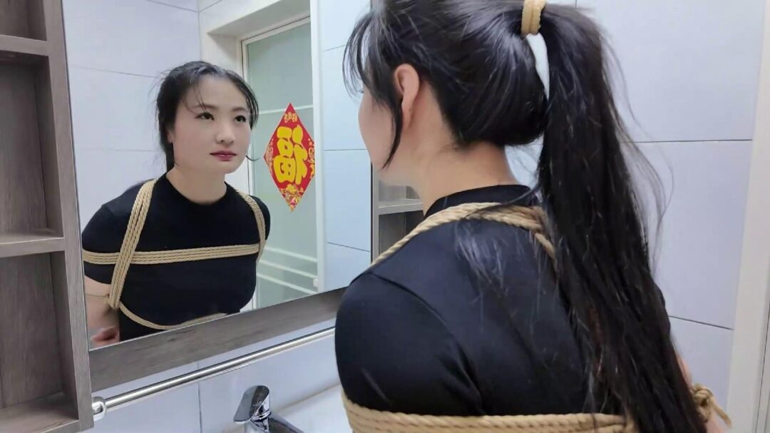 李大侠原创 紫涵主演 奇妙的一天 美女紫涵参观体验绳室+M腿羞耻喂食+驷马紧缚挠痒+口球拘束