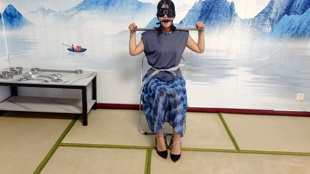 新模应聘拘束模特