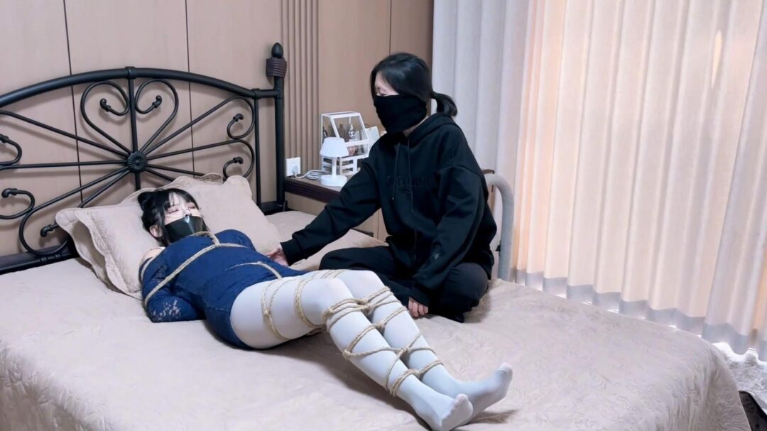 king的合集《超丰满熟女——曼妮合集01》所有画面高清修复 身材丰满 演技卖力的熟女曼妮 被捆绑成女奴直播贩卖 被自己的女仆肆意玩弄 被别人肆意收养被迫玩过家家~