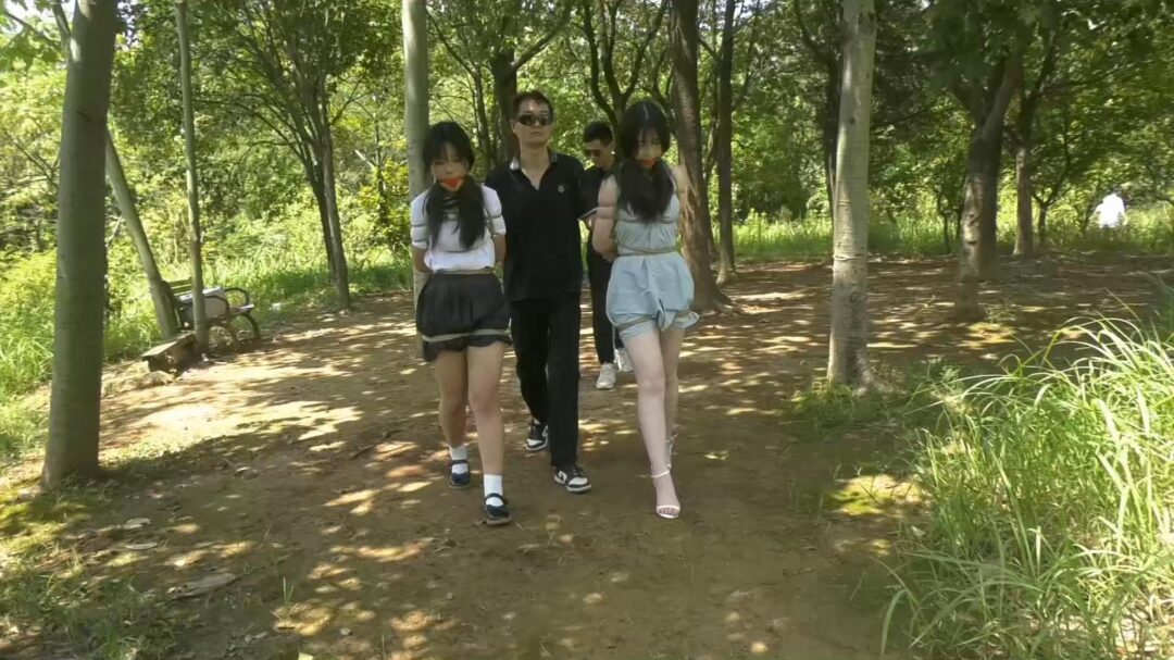 定拍转公映《踏青惊魂记》 三名女大学在野外踏青 地牢折磨