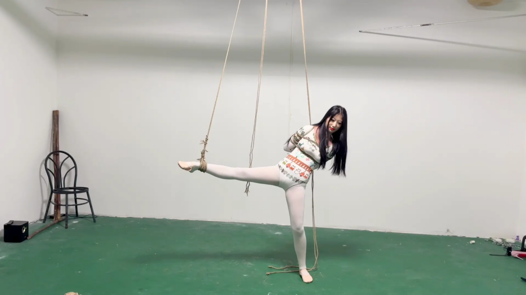 媚娘工作室-少妇后妈虐练继女