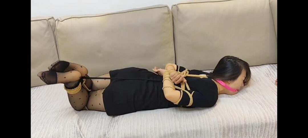闺蜜之间的秘密游戏