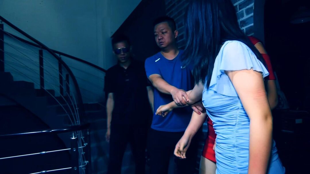 定拍转公映《绝境面试,血色圈套 》 上集 两个女大学生面试绳艺模特误入 被囚禁在地牢中 定拍转公映《绝境面试,血色圈套 》 上集 两个女大学生面试绳艺模特误入 被囚禁在地牢中