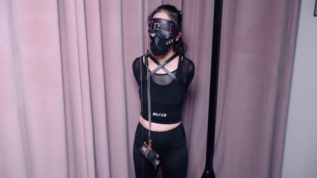 【PlotBound】（微剧情）女白领的特别健身课程（第二集）:“深入”的训练计划——艰难且折磨的盆底肌训练（Y钩负重/视听全封闭/5cm泡沫球堵嘴/阻氧面罩/电击胸垫/“深度”按摩，入内详见“训练计