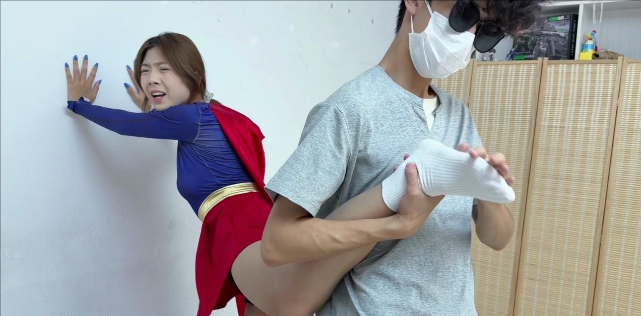 【腿脚的诱惑】【小椰】抬腿杀 tk 挠脚 高跟长靴