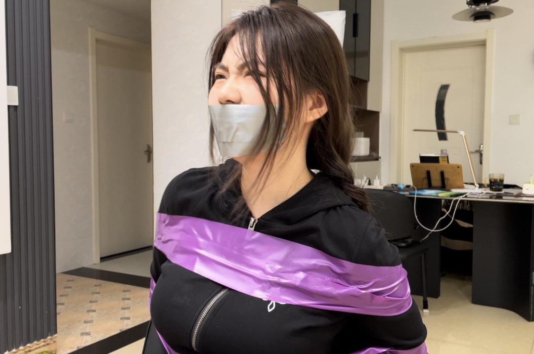 【小怡】新模小怡，封嘴后的叫声很舒适