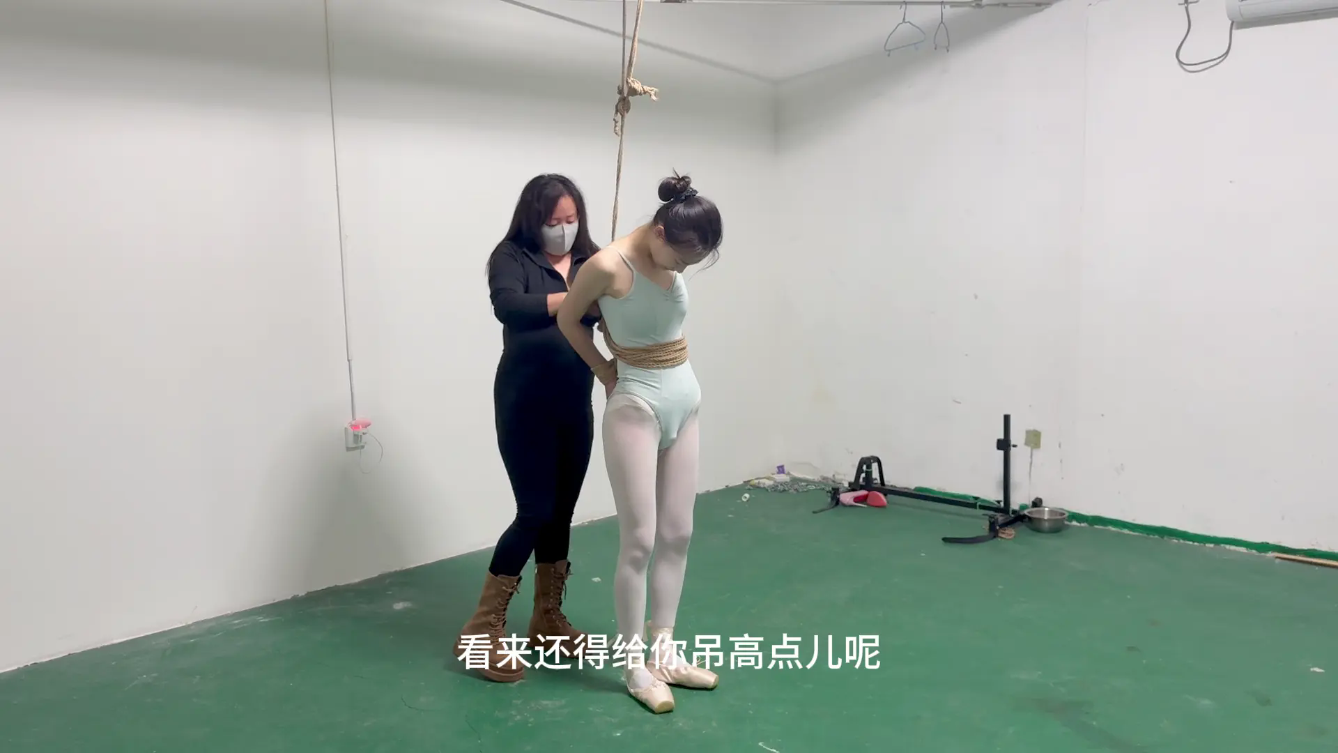 媚娘工作室-挑战两小时极限踮脚吊1（粉丝剧本）