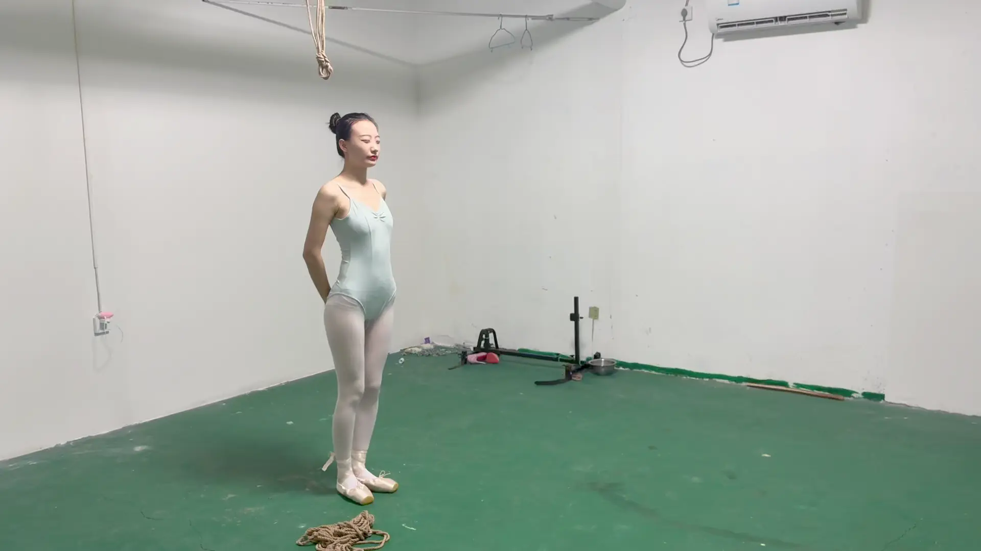 媚娘工作室-挑战两小时极限踮脚吊1（粉丝剧本）