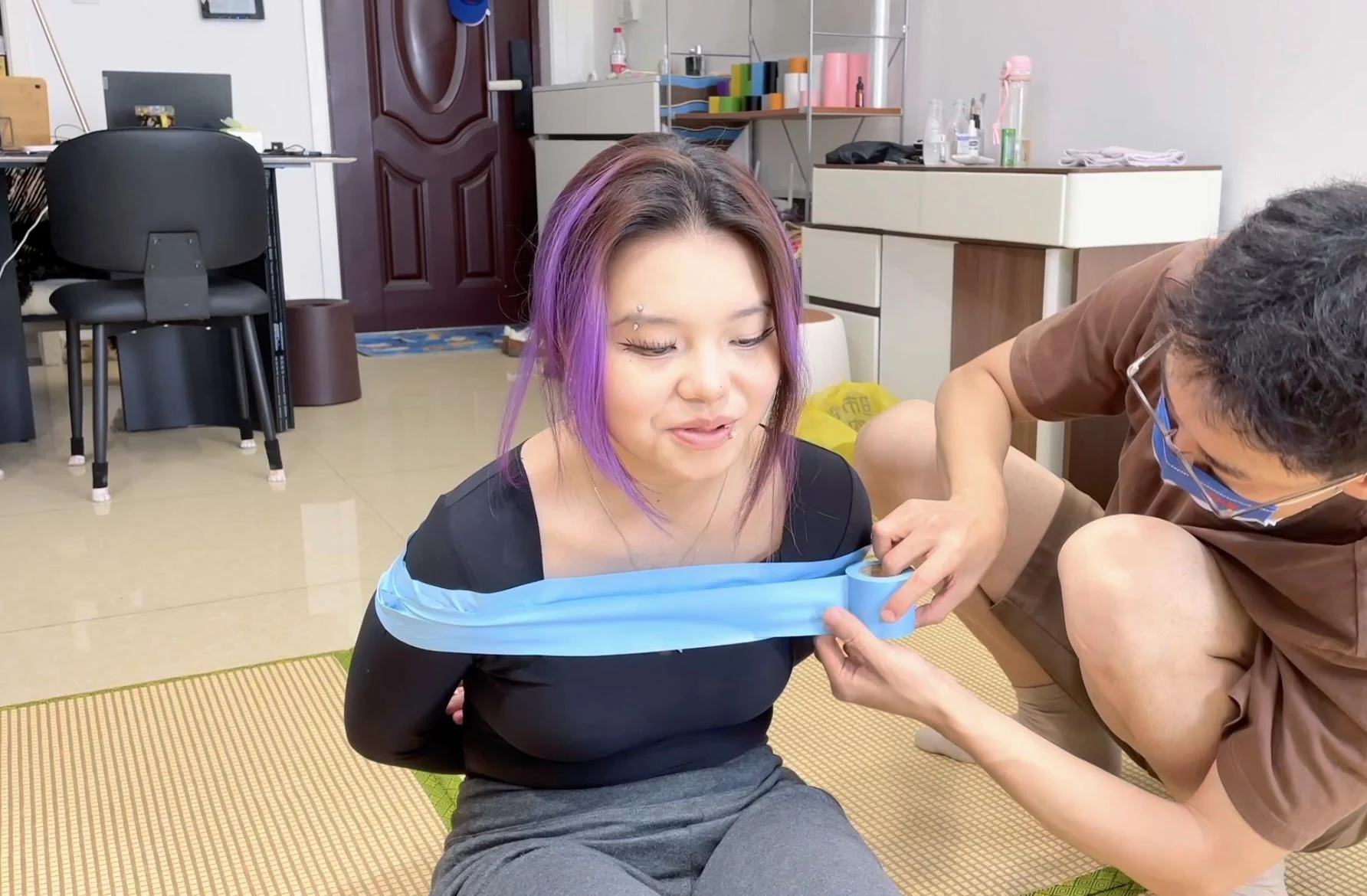【缚艺录】【小璃】裸脚+缠绕封嘴+驷马