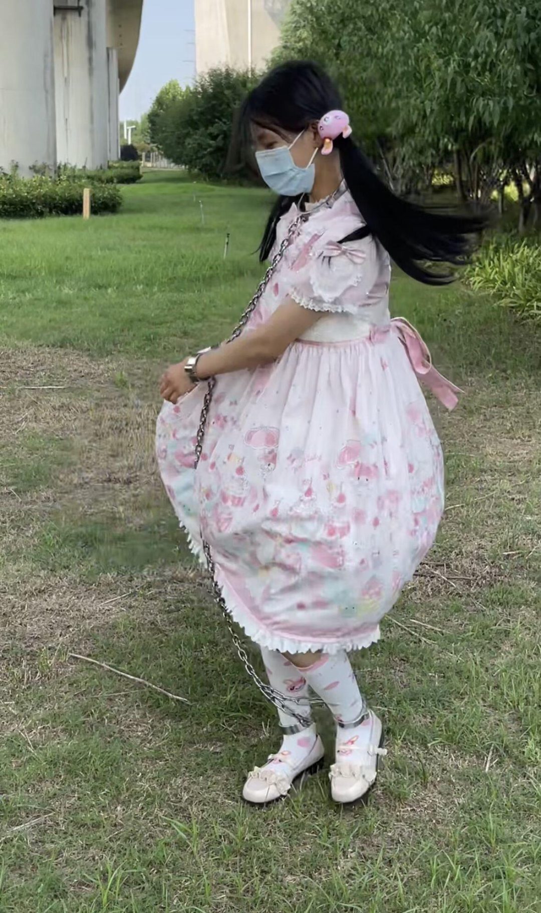 Lolita女生的连体镣铐玩耍日常
