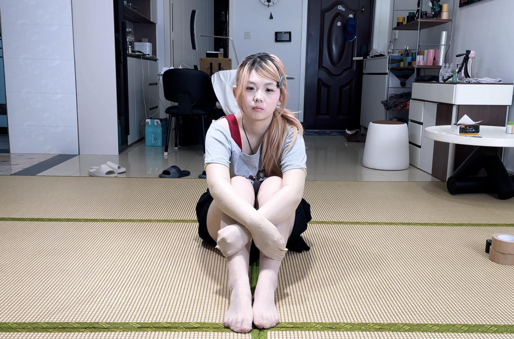 【缚艺录】胶带的惩罚3，绿色胶带的束缚