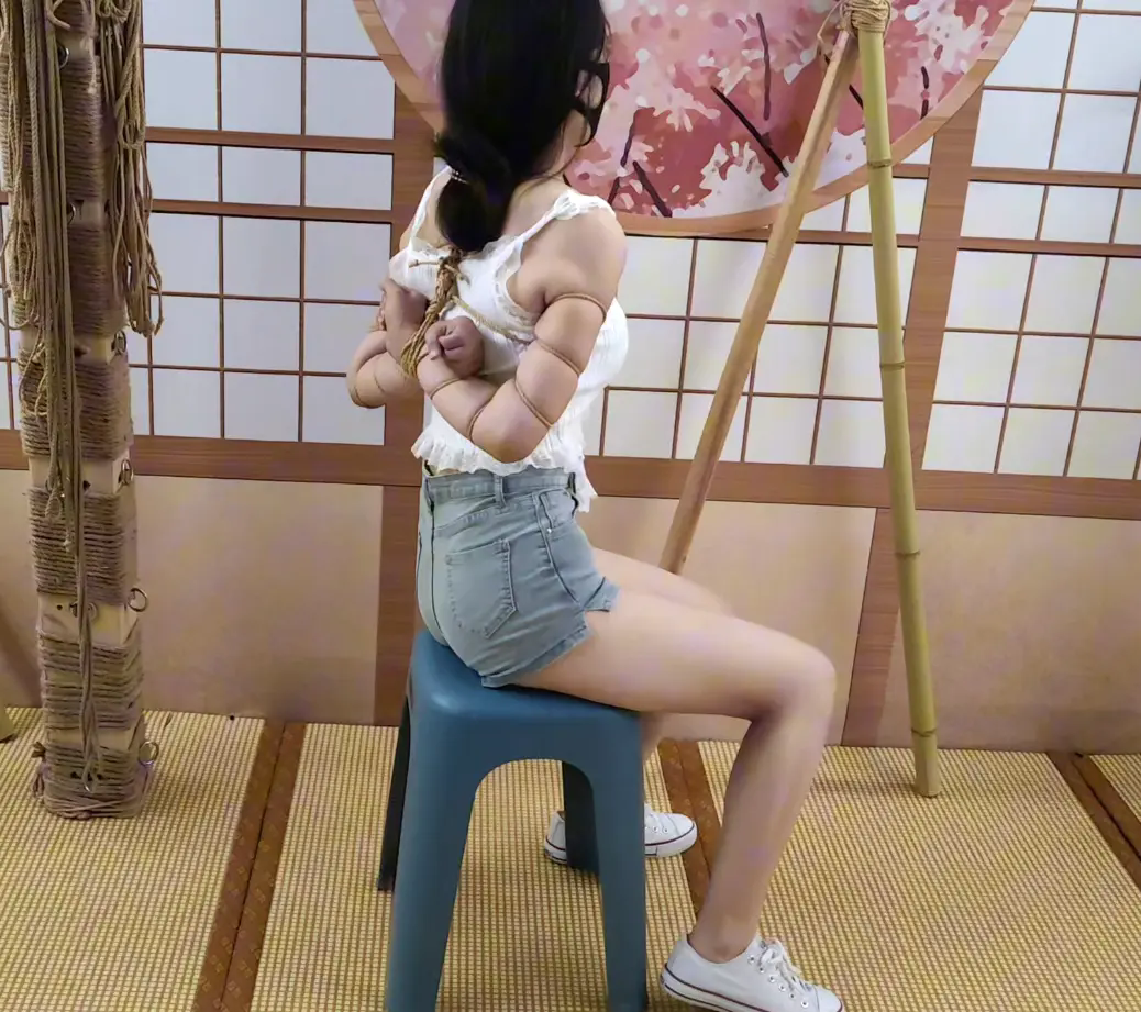 随心原创 学生妹小媛试镜 极限五花驷马放置