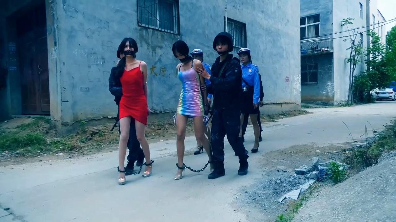 定拍转公映《秘密押送》第四集 为了突破两姐妹的口供对她们堵嘴驷马捆绑惩戒