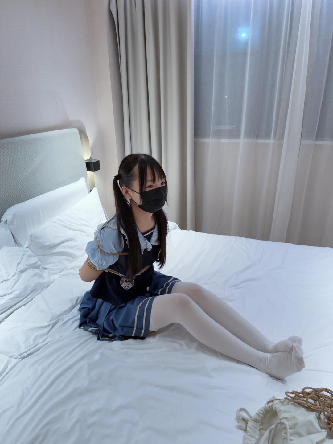【咕咕】萝莉软妹真实约驷马TK约挠痒记录 超绝白丝足底、单机位多角度 远景近景特写
