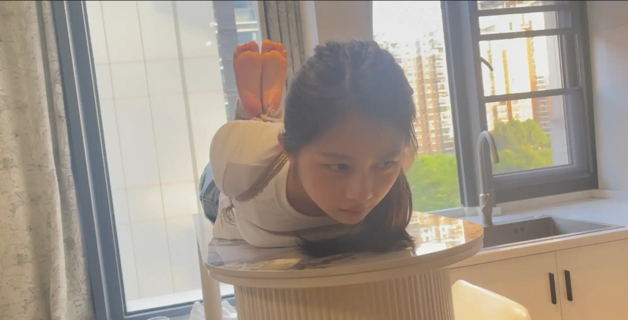 奥特曼定拍–眼镜妹驷马放置