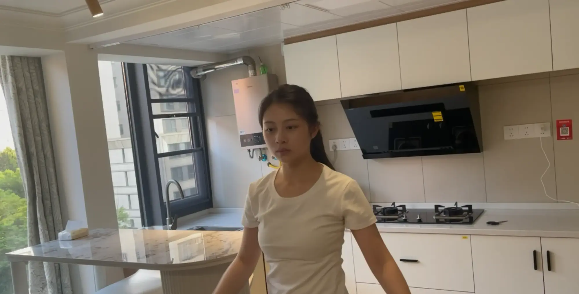 奥特曼定拍–眼镜妹驷马放置