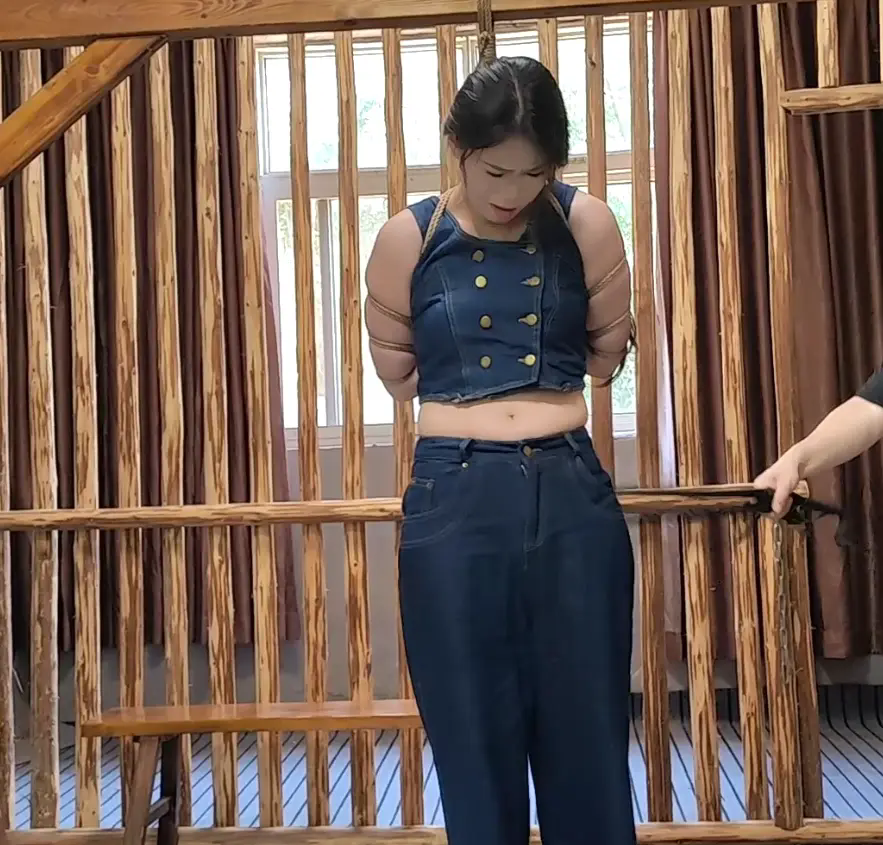 随心原创 杨蕊 体验野外押解 刑讯 斩首