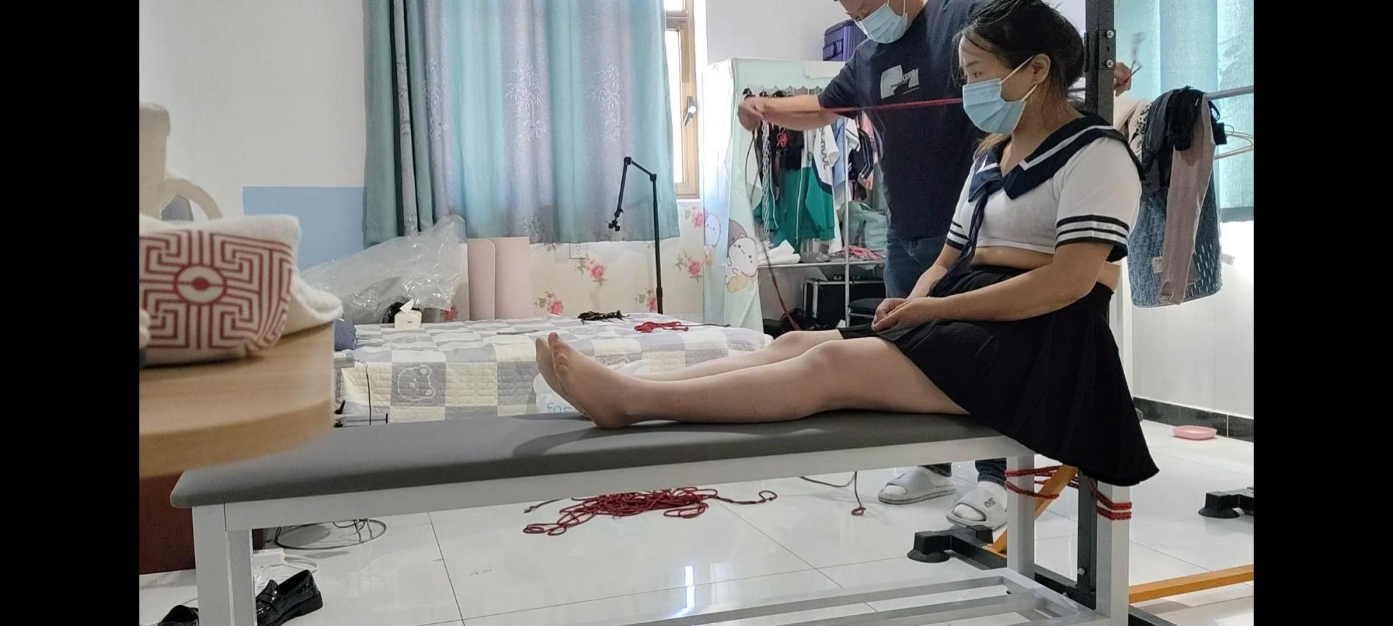 狗蛋老虎凳加窒息