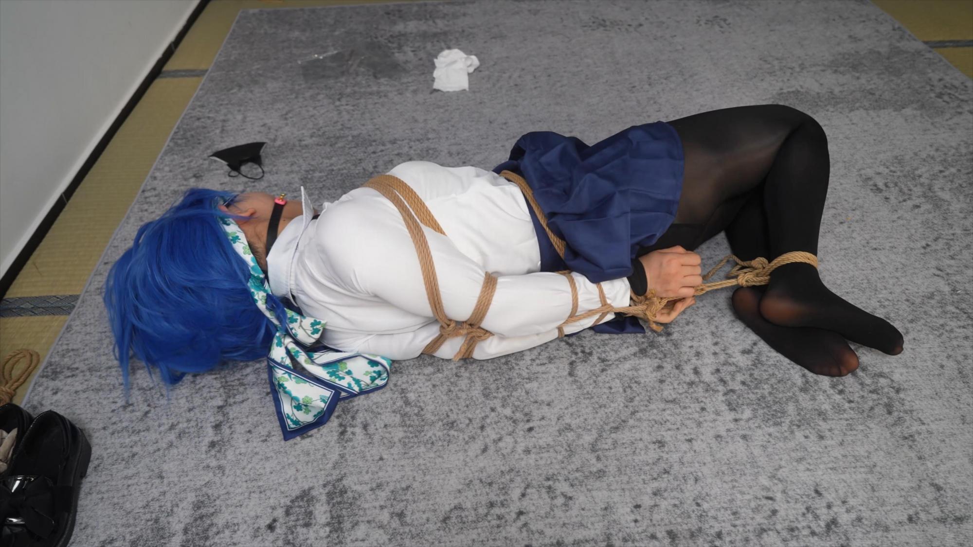 象人定拍—神秘录像带2，山田凉coser小0自缚，却糟到神秘歹徒绑架，自缚+驷马捆绑+背手观音蟹缚