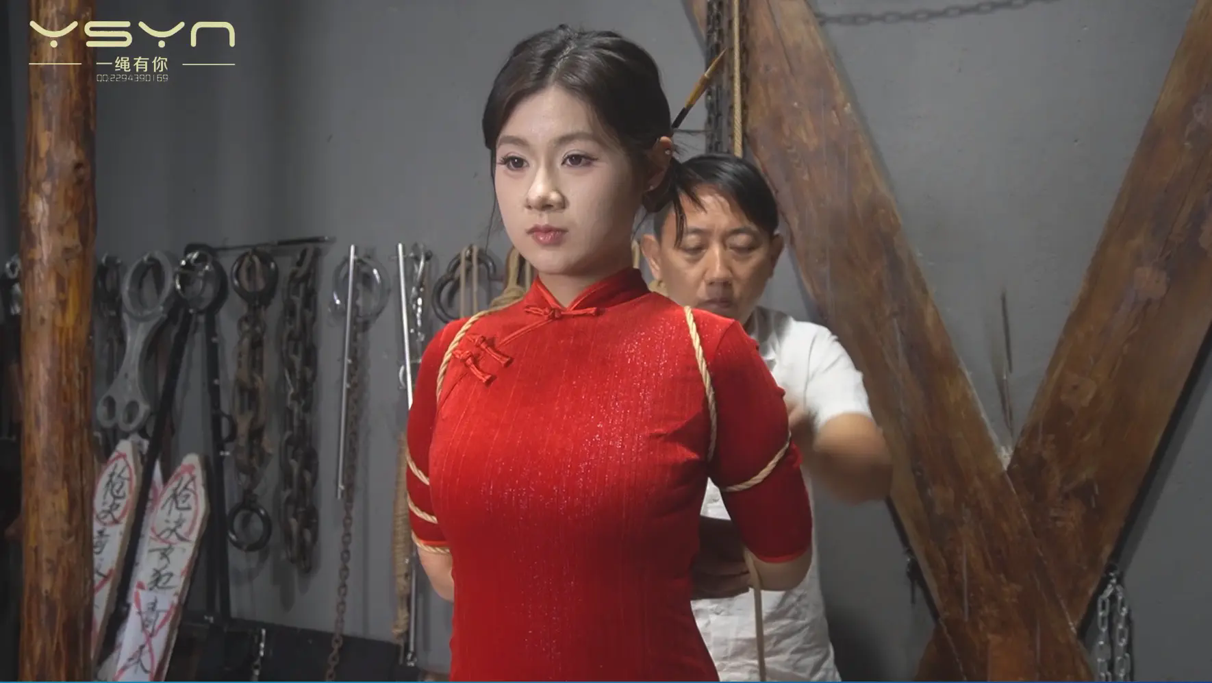 【二进宫体验】高颜值美女李慕瑶第二次没有告诉闺蜜偷偷地来体验金属和绳子的快乐和结束后的感言